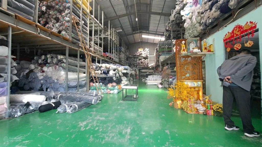 Cho thuê kho xưởng 12x20m, lửng, văn phòng, tải 58tấn, điện 3pha, giá 24tr bao vat