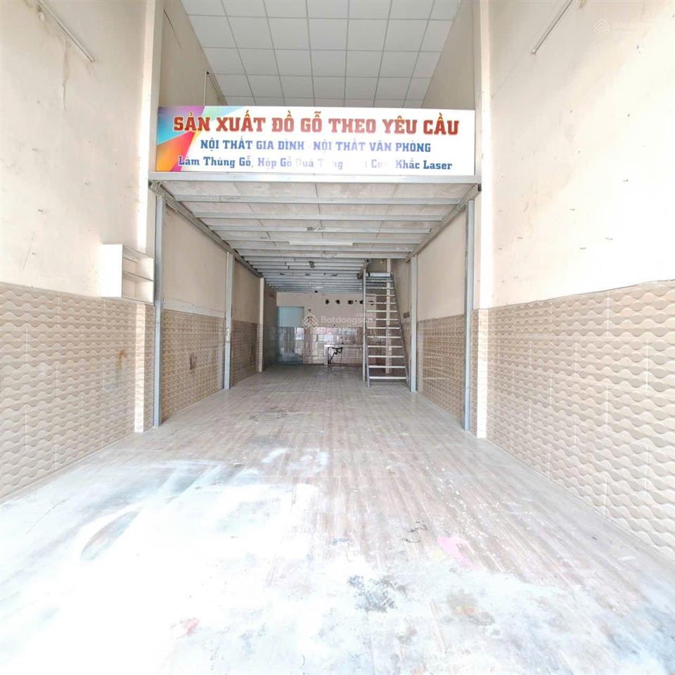 Cho thuê mặt tiền kho xưởng 4,5x20m, lửng, điện 3 pha, đường container, giá 12 triệu