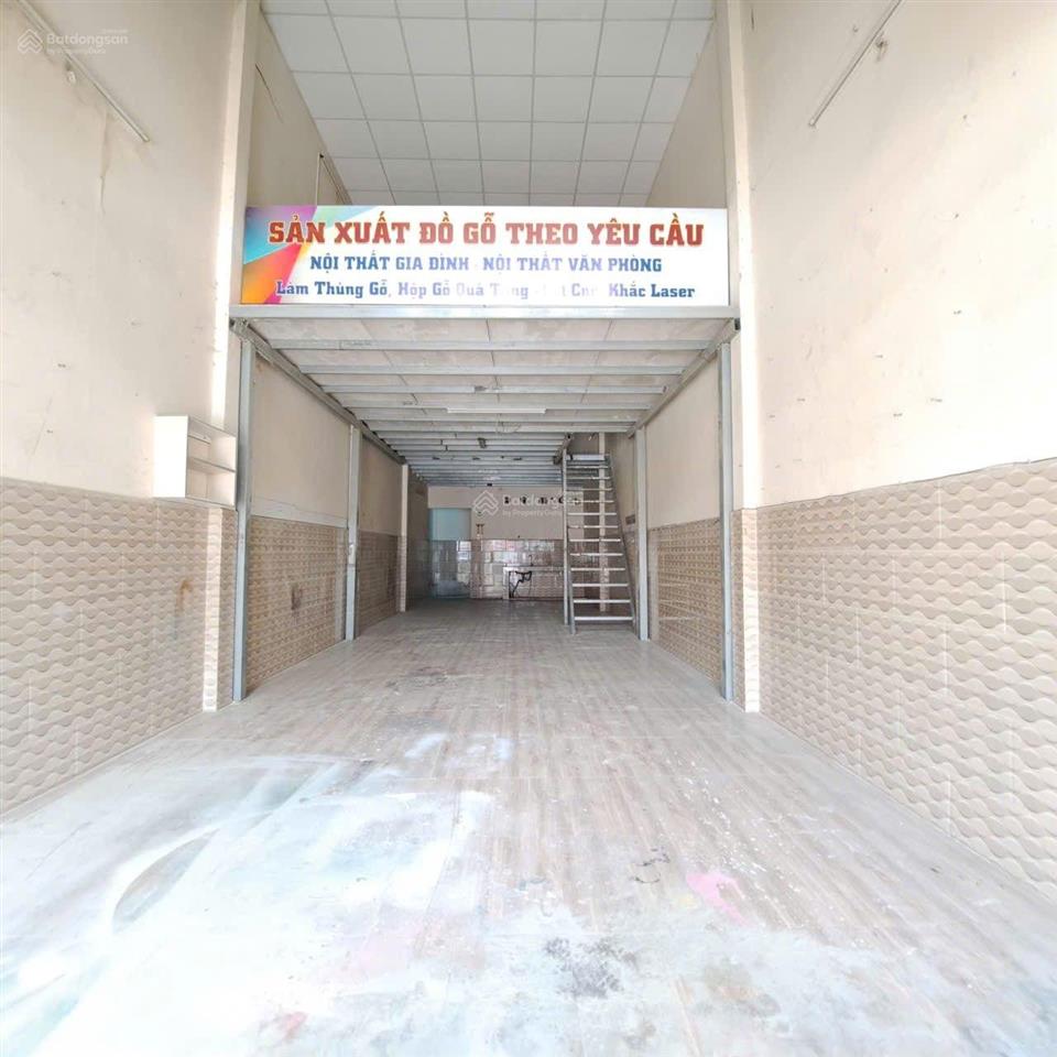 Cho thuê mặt tiền kho xưởng 4,5x20m, lửng, điện 3 pha, đường container, giá 12 triệu