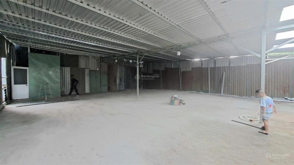 Cho thuê kho xưởng 12x14m, tải 8 tấn, điện 3 pha, giá 12 triệu