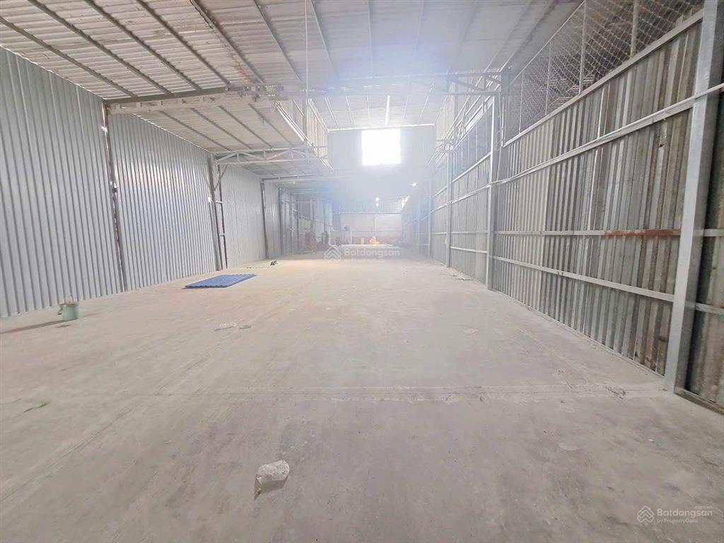 Cho thuê kho xưởng 9x45m, điện 3 pha, tải 10 tấn, giá 28 tr