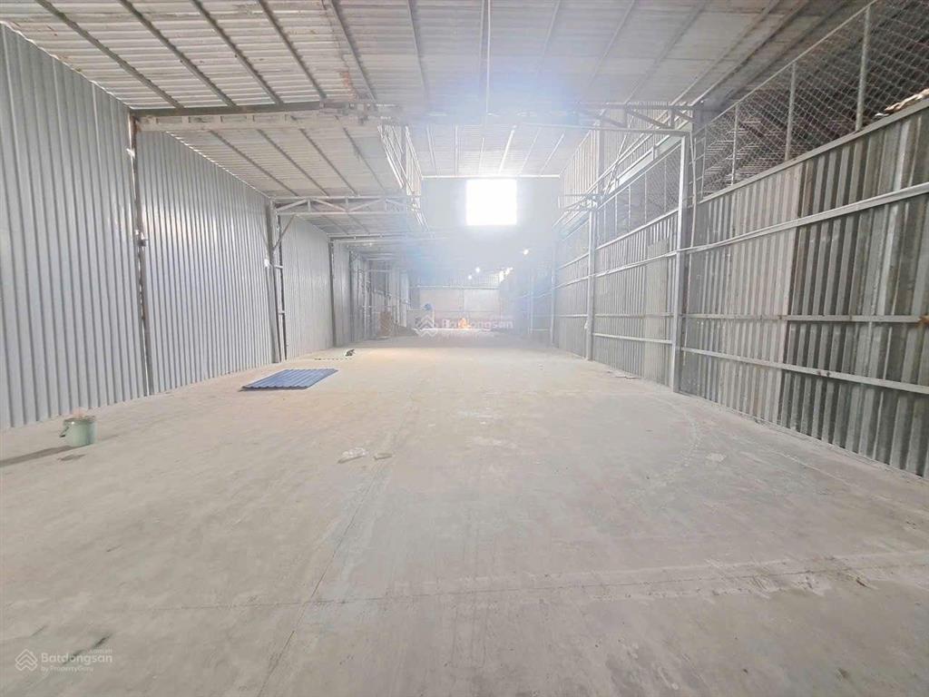 Cho thuê kho xưởng 9x45m, điện 3 pha, tải 10 tấn, giá 28 tr