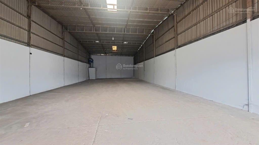 Cho thuê kho xưởng tân tạo 12x18m, tải 10 tấn, điện 3 pha, giá 25 triệu