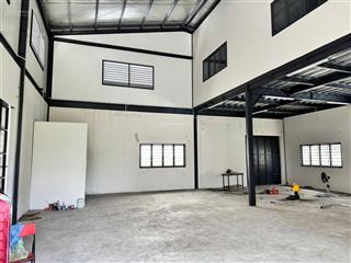 Cho thuê kho xưởng 323m2, tải 3.5 tấn, điện 3 pha, 3 máy lạnh, 3 phòng, giá 32tr
