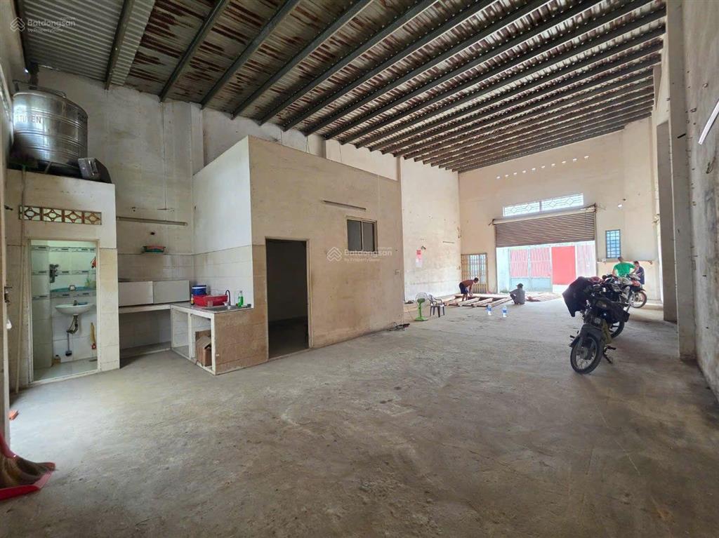 Cho thuê kho xưởng 8x20m, điện 3 pha, tải 10 tấn, giá 16 triệu