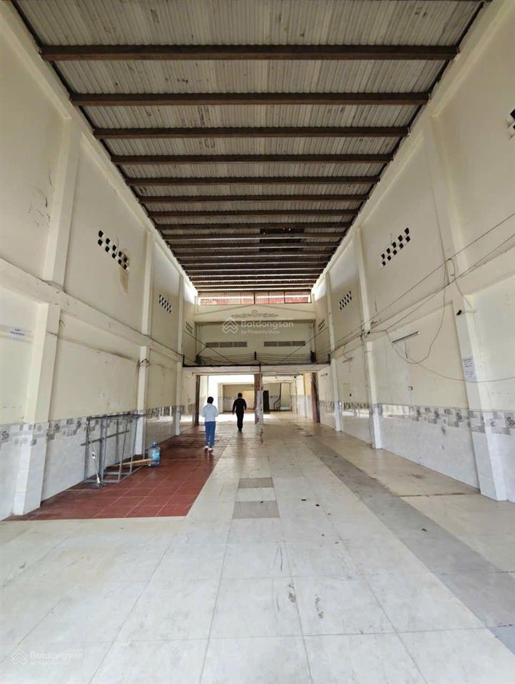 Cho thuê kho xưởng bình tân 8x45m, lửng, tải 8 tấn, điện ty, giá 23tr