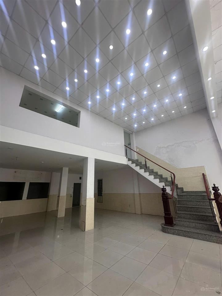 Cho thuê kho xưởng 270m2, lửng, tải 3 tấn, giá 22tr