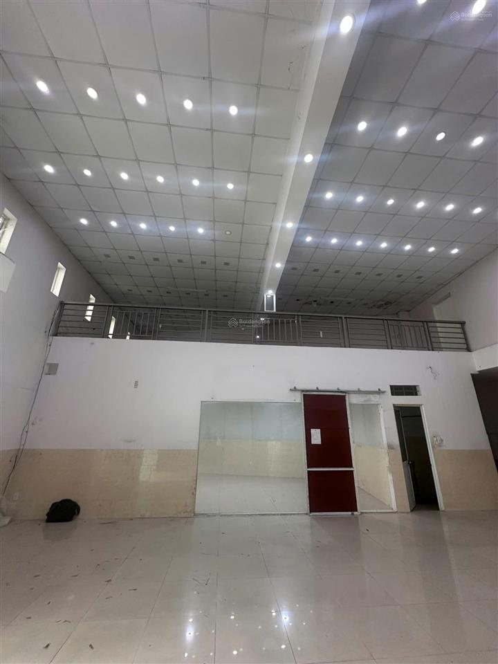 Cho thuê kho xưởng 270m2, lửng, tải 3 tấn, giá 22tr