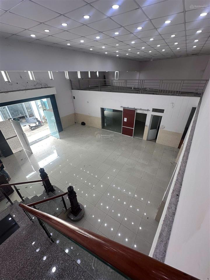 Cho thuê kho xưởng 270m2, lửng, tải 3 tấn, giá 22tr