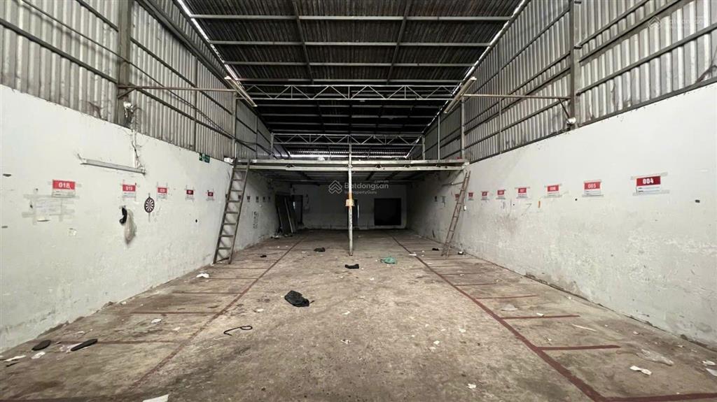 Cho thuê kho xưởng 8x30m, lửng 100m2, điện 3 pha, tải 5 tấn, giá 23tr