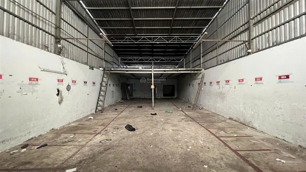 Cho thuê kho xưởng 8x30m, lửng 100m2, điện 3 pha, tải 5 tấn, giá 23tr