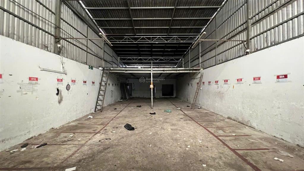 Cho thuê kho xưởng 8x30m, lửng 100m2, điện 3 pha, tải 5 tấn, giá 23tr