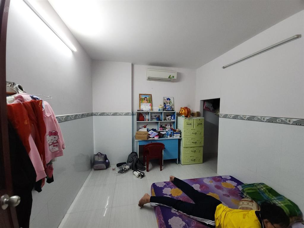 Ngộp bank bán gấp nhà 2 tầng, 93m2, tân hiệp 32, hóc môn, giá 3,8 tỷ