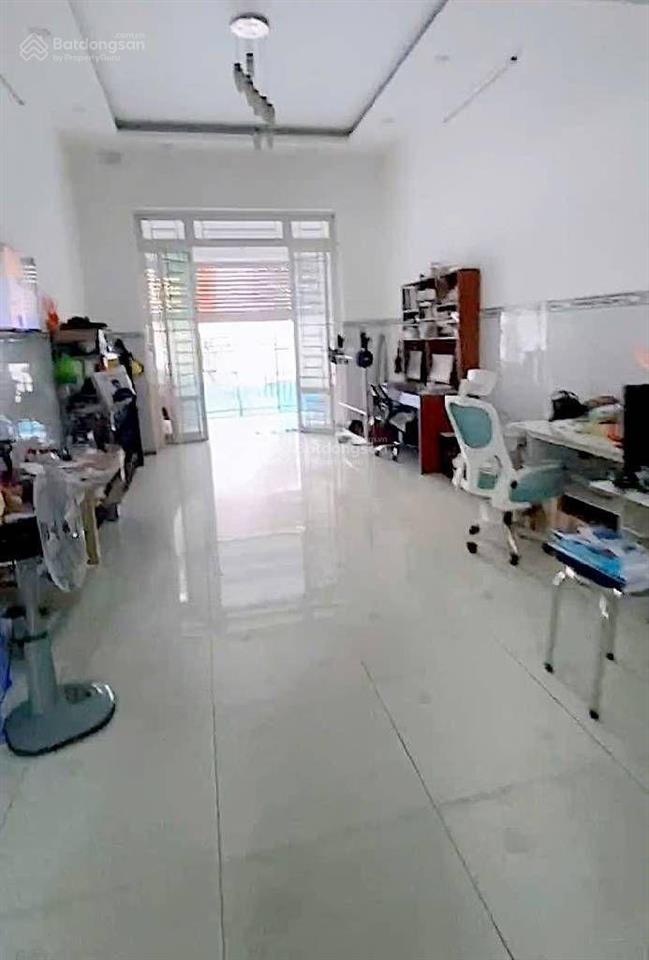Bán gấp nhà bà điểm 2 tầng, sát ngã tư trung chánh, hóc môn, dt 80m2, giá 4,15 tỷ