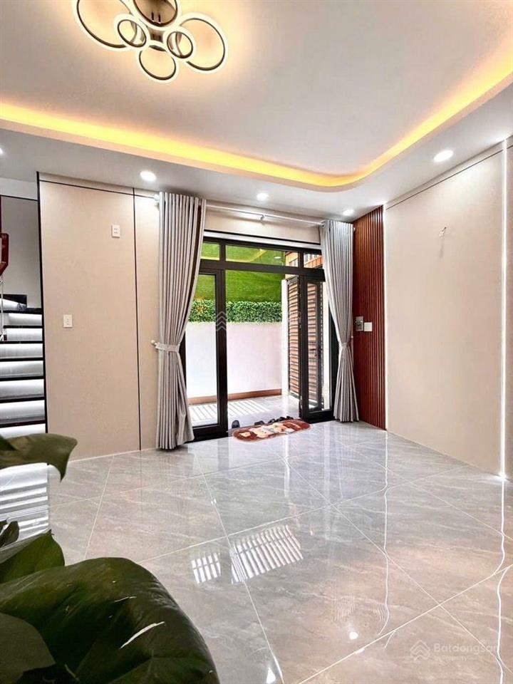 Bán nhà 2 tầng dt 6m x 7m, đường đông bắc, quận 12, giá 3,55 tỷ