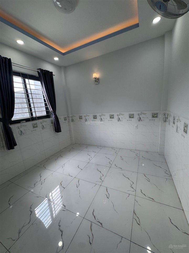 Bán nhà 2 tầng mặt tiền kinh doanh đặng thúc vịnh, hóc môn, rộng 32m, dt 5x15, giá 8 tỷ
