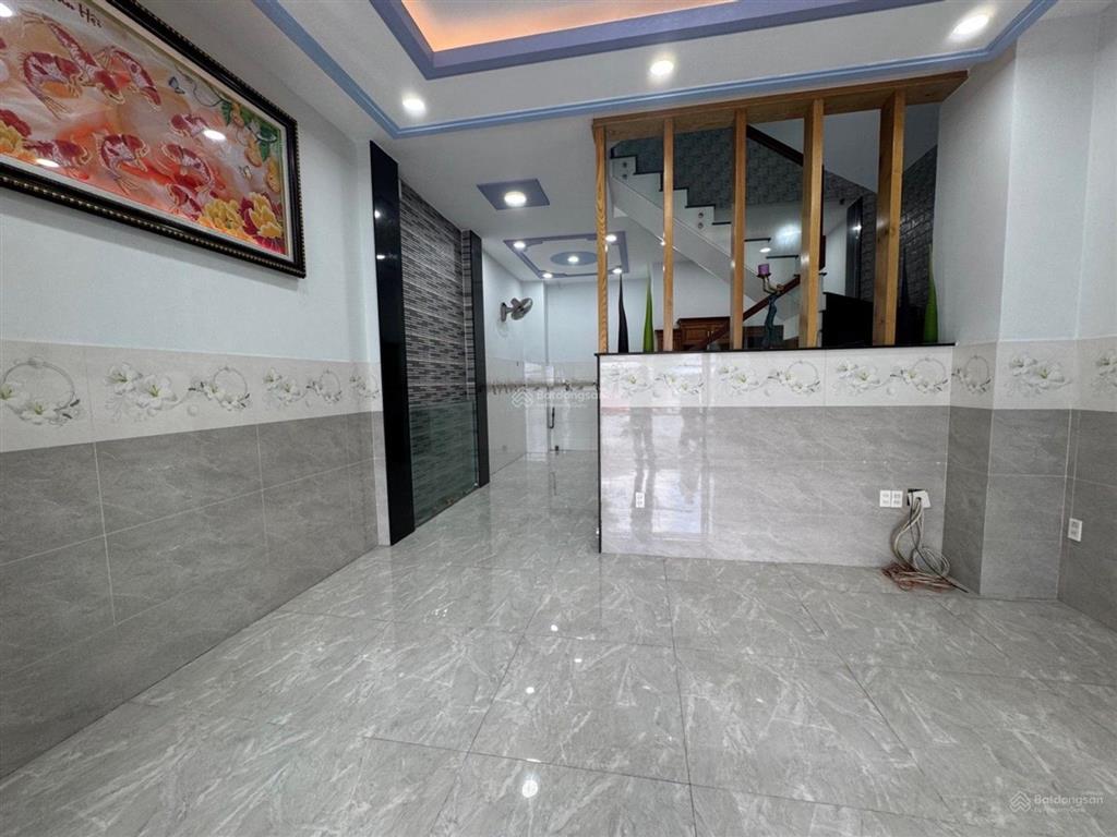 Bán nhà 2 tầng mặt tiền kinh doanh đặng thúc vịnh, hóc môn, rộng 32m, dt 5x15, giá 8 tỷ