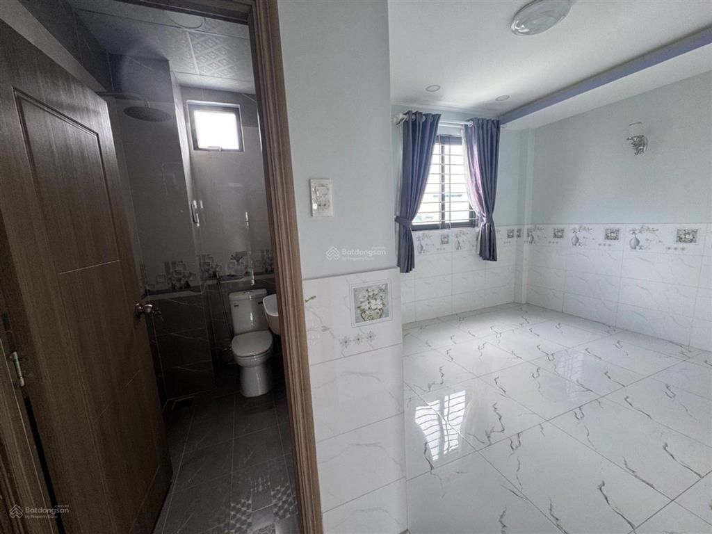 Bán nhà 2 tầng mặt tiền kinh doanh đặng thúc vịnh, hóc môn, rộng 32m, dt 5x15, giá 8 tỷ
