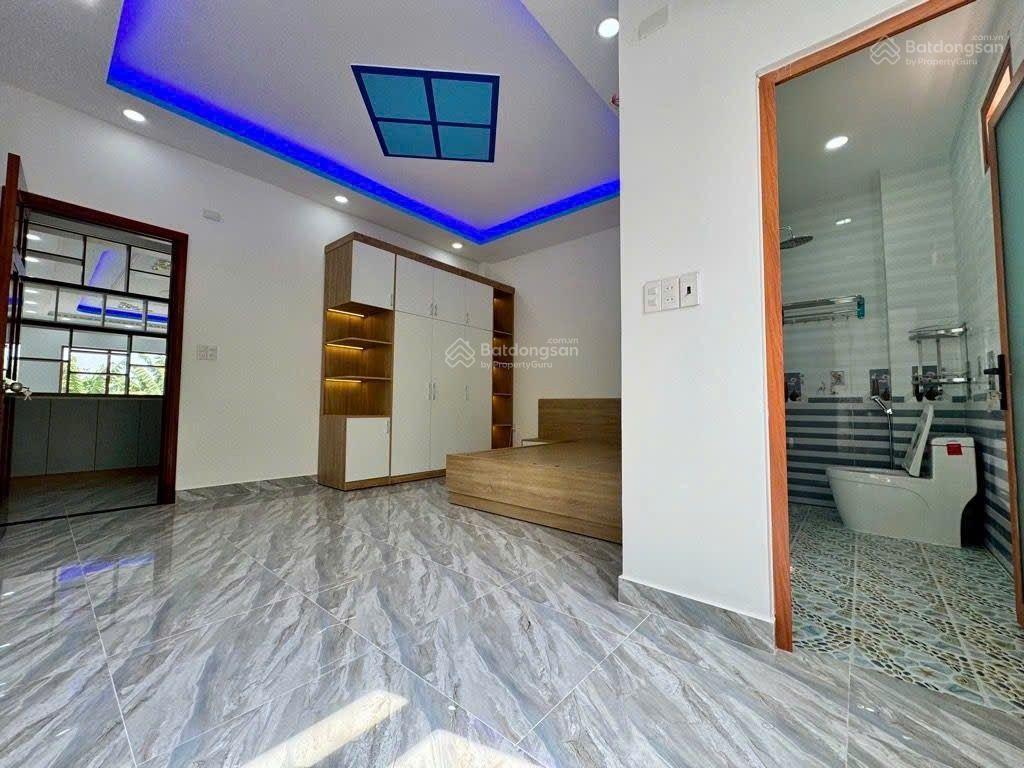 Nhà 3 tầng mặt tiền tam đông 8 hóc môn, diện tích 125m2, giá 6,2 tỷ