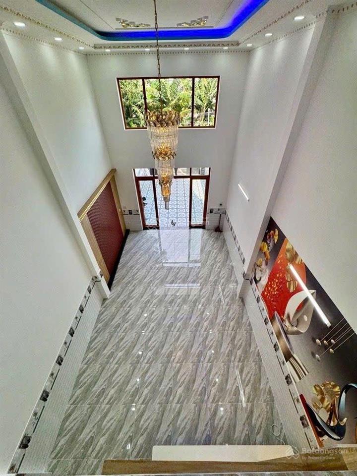 Nhà 3 tầng mặt tiền tam đông 8 hóc môn, diện tích 125m2, giá 6,2 tỷ