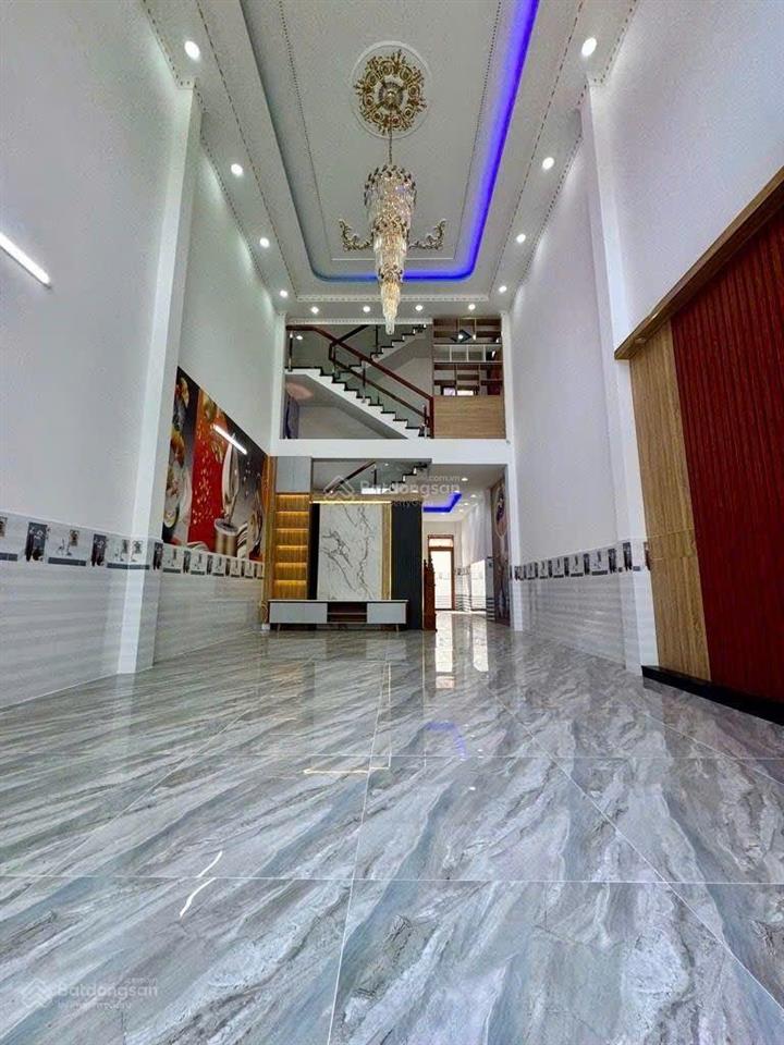 Nhà 3 tầng mặt tiền tam đông 8 hóc môn, diện tích 125m2, giá 6,2 tỷ
