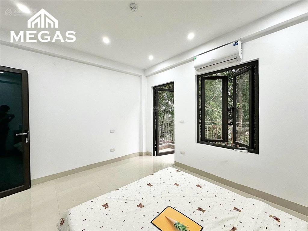 Cho thuê ccmn mặt phố 498 cổ nhuế full nội thất thang máy chỉ 5,7 triệu/tháng