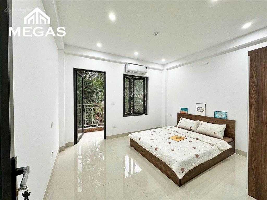 Cho thuê ccmn mặt phố 498 cổ nhuế full nội thất thang máy chỉ 5,7 triệu/tháng