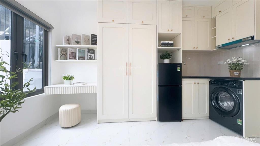 Bán gấp siêu phẩm dòng tiền hoàng văn thái, 23 phòng ,98m2, 8 tầng, 8,4m mt, gía 33,8 tỷ