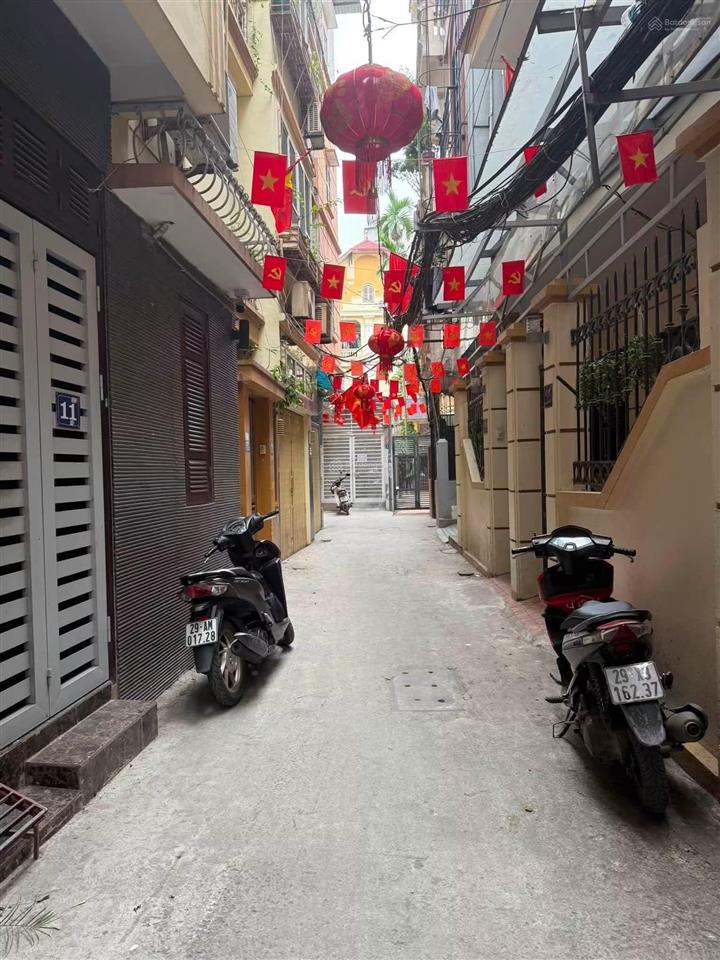 Trung tâm quận cầu giấy, nhà dân xây chắc chắn, 61m2 cải tạo thành ccmn dòng tiền, giá 15,3 tỷ