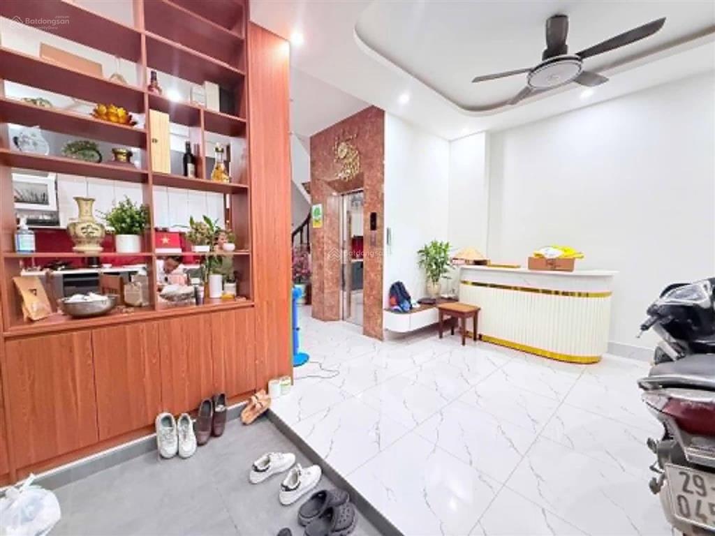 Bán nhanh nhà dân xây chắc chắn nằm ngay trung tâm ba đình 55m2, 4 tầng thang máy. giá 14.8 tỷ
