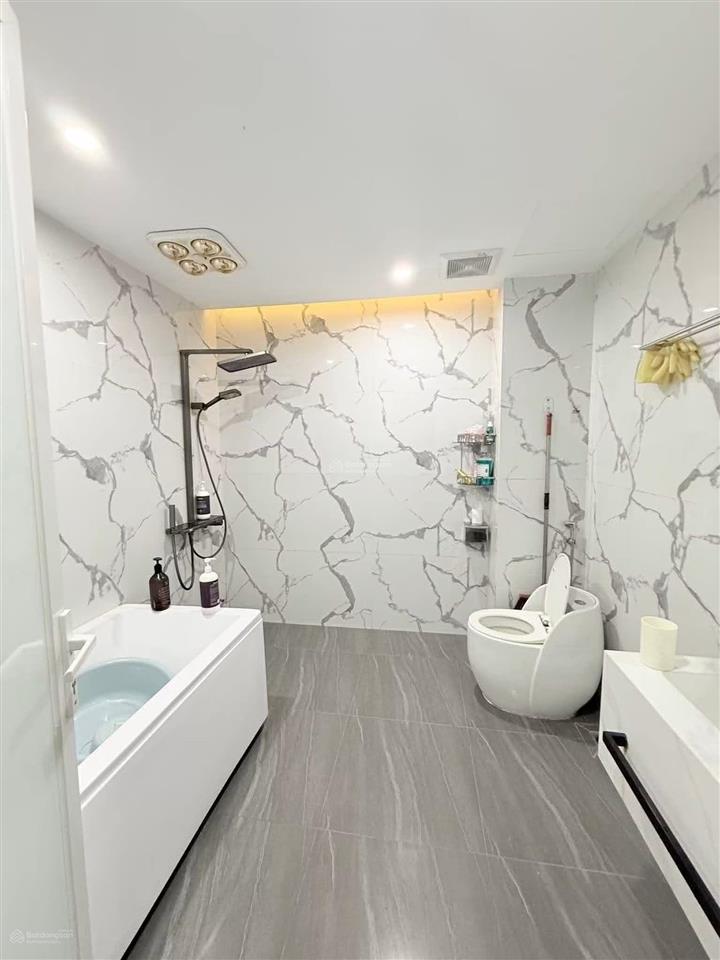 Chủ chia tài sản cần thanh khoản gấp căn nhà siêu vip bắc từ liêm 52m2,7tầng thang máy,giá 17,9tỷ