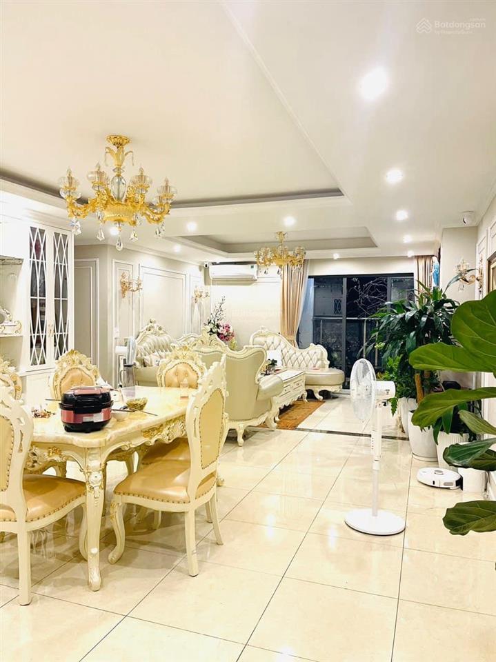 Chính chủ cần bán căn hộ 143m2 (4n2w) toà hpc landmark105 tố hữu. tầng trung sẵn sổ, full nội thất