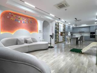 Chính chủ cần bán căn hộ 134m (3n2w) toà hpc landmark105 tố hữu. tầng trung, sẵn sổ, full nội thất