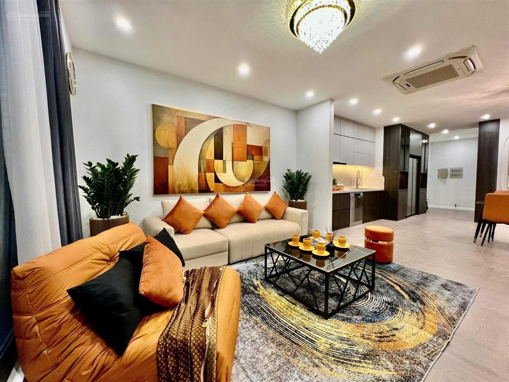 Chính chủ cần bán căn hộ 135m2 (3n2w) toà seasons avenue mỗ lao. tầng trung, sẵn sổ, full nội thất