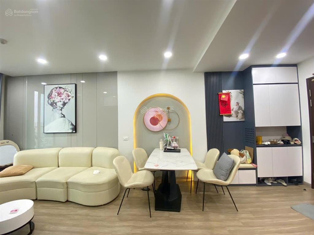 Chính chủ cần bán căn hộ 75m² (2n2vs) toà the charm an hưng. tầng trung, nhà cơ bản chủ đầu tư