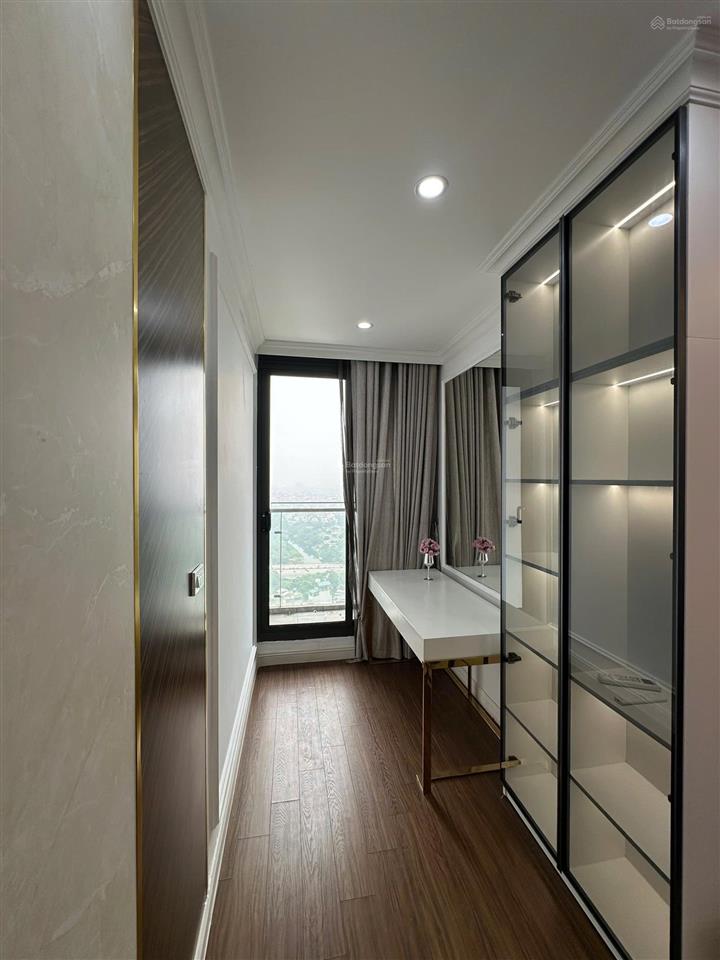 Chính chủ cần bán căn hộ 172m (4n3w) toà tsq mỗ lao. tầng trung, sẵn sổ, full nội thất mới đẹp