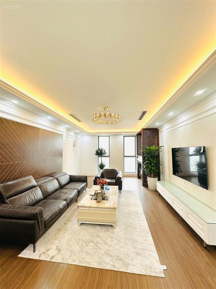 Chính chủ cần bán căn hộ 172m (4n3w) toà tsq mỗ lao. tầng trung, sẵn sổ, full nội thất mới đẹp