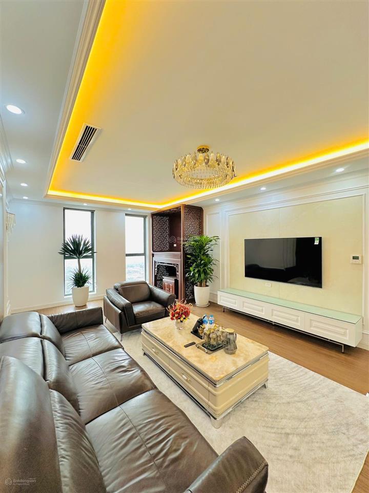 Chính chủ cần bán căn hộ 172m (4n3w) toà tsq mỗ lao. tầng trung, sẵn sổ, full nội thất mới đẹp