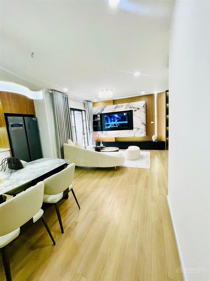 Chính chủ cần bán căn hộ 92m(3n2w) toà samsora vạn phúc hà đông.tầng trung, sẵn sổ, ffull nội thất