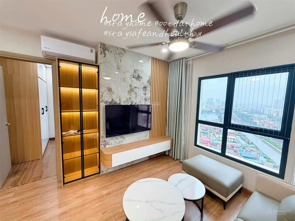 Chính chủ cần bán căn hộ 60m(2n2w) toà samsora vạn phúc hà đông. tầng trung, sẵn sổ, full nội thất