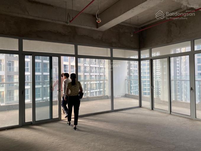 Bán căn liền kề tại 25a lê văn lương. 100m2. mt 7m. giá đầu tư