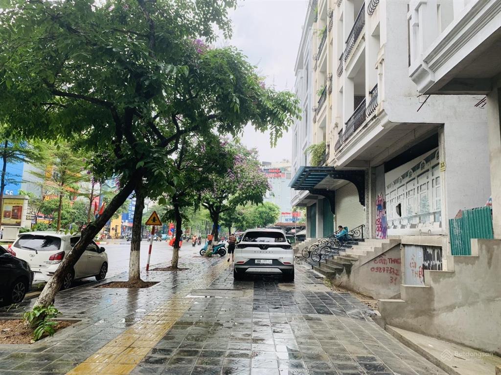 Duy nhất 1 căn. bán căn nhà mặt phố trần thái tông. 130m2. mt 8m, sổ vuông, giá đầu tư