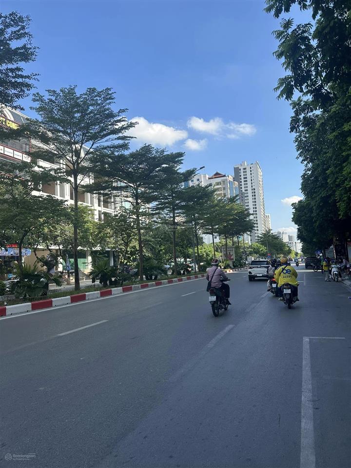 Duy nhất 1 căn. bán căn nhà mặt phố trần thái tông. 130m2. mt 8m, sổ vuông, giá đầu tư