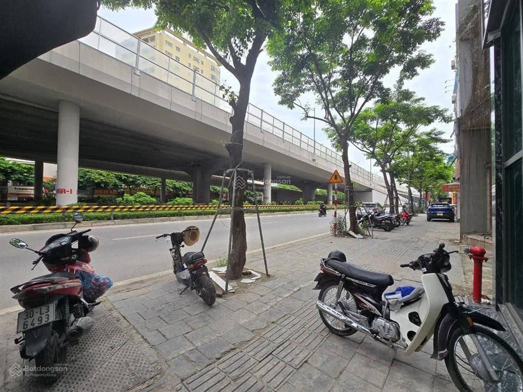 Siêu hiếm. tòa nhà 8 tầng diện tích 210m2. mt 21m. giá đầu tư.