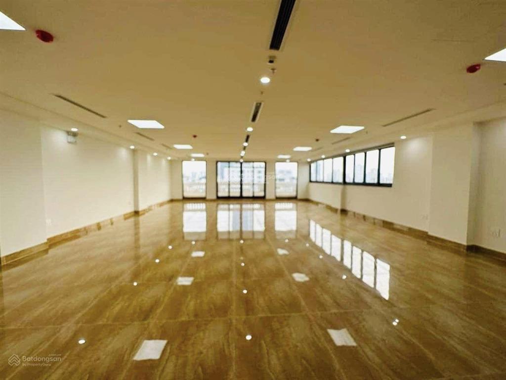 Chủ giảm chào 5 tỷ cho tòa nhà 11 tầng phố lê đức thọ. thiết kế thông sàn, giá đầu tư
