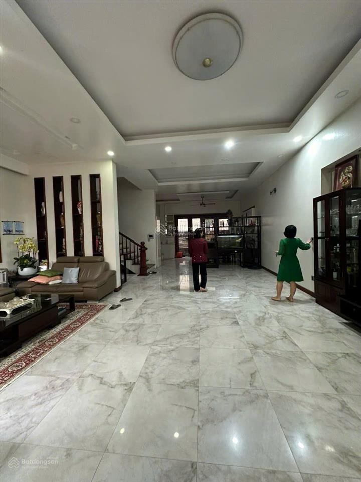 Bán căn biệt thự nổi bật kđt phùng khoang. nội thất đẹp, giá hợp lý