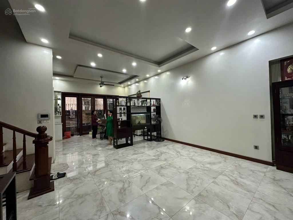 Bán căn biệt thự nổi bật kđt phùng khoang. nội thất đẹp, giá hợp lý