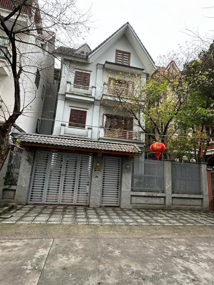 Bán căn biệt thự nổi bật kđt phùng khoang. nội thất đẹp, giá hợp lý