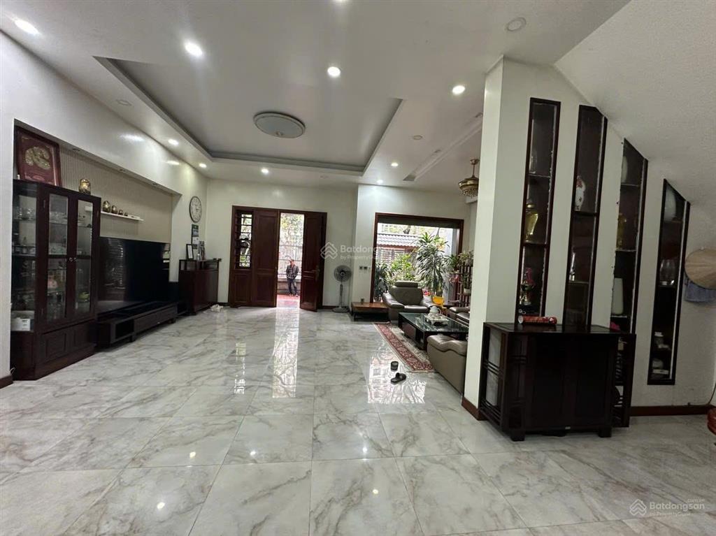 Bán căn biệt thự nổi bật kđt phùng khoang. nội thất đẹp, giá hợp lý