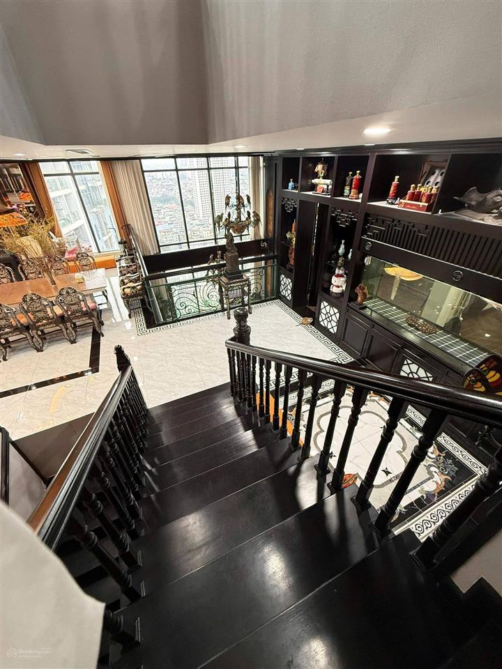 Chủ nhà giảm chào 5 tỷ cho căn penthouse triplex 3 tầng 686m2. tặng nội thất 12 tỷ. giá đầu tư